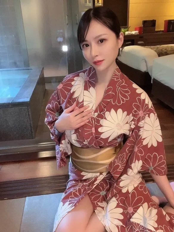 拉链一开掉出头灯！超汹涌萌妹［笹木絢乃］美图赏！