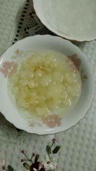 燕窝炖雪蛤