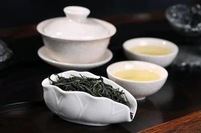 自制荷叶减肥茶的四种方法