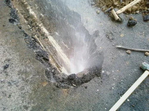 地下水管漏水怎么办 地下水管漏水的原因及解决办法