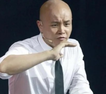 对于“强吻谢娜”这件事，乐嘉是如何回应的？