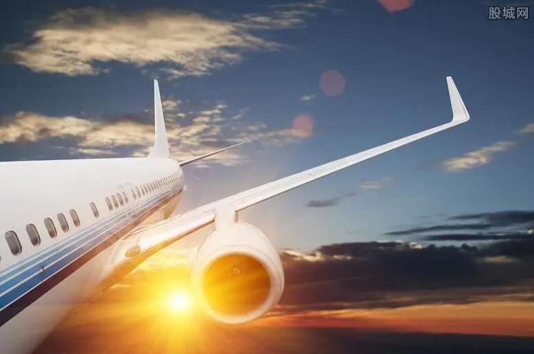 江西航空通报客机在高空风挡爆裂 仍继续飞行