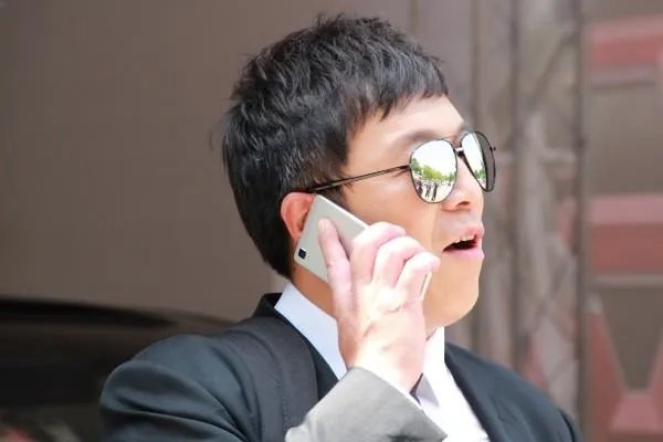 黄渤主演的哪部电影特别搞笑?