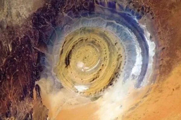 世界十大地理奇观 伯利兹蓝洞上榜，第八是“地狱之门”
