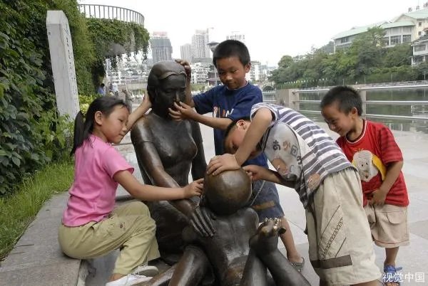 孩子作业挤进假期游客丢东西排行,你假期都丢过什么东西?