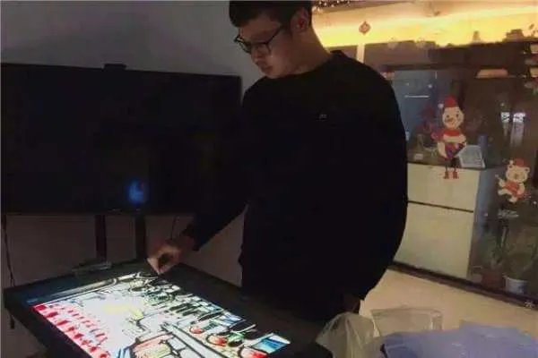 铁路职工创作坐高铁看中国沙画,此作品的意义是什么?