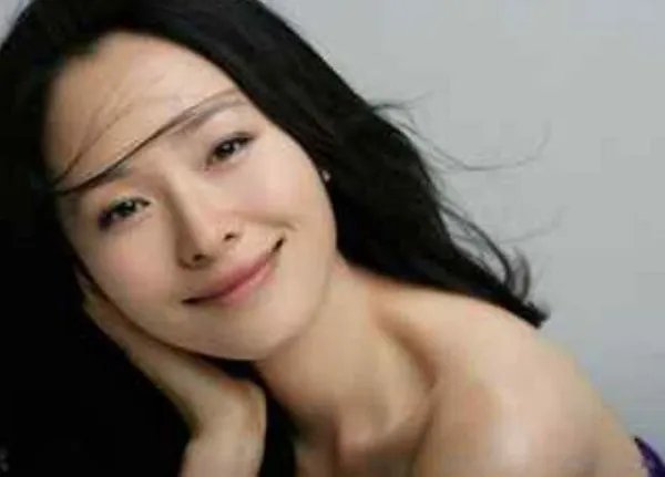 江一燕和霍思燕长得好像啊 照片对比如同一个人