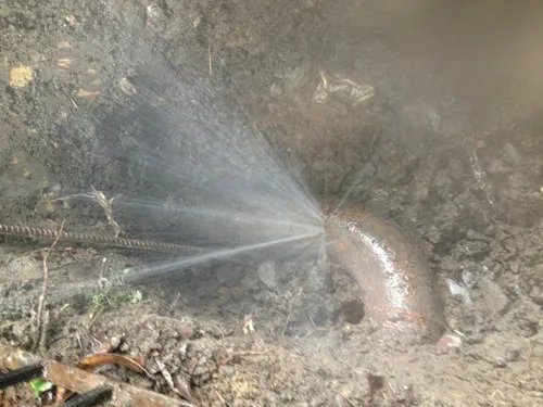 地下水管漏水怎么办 地下水管漏水的原因及解决办法