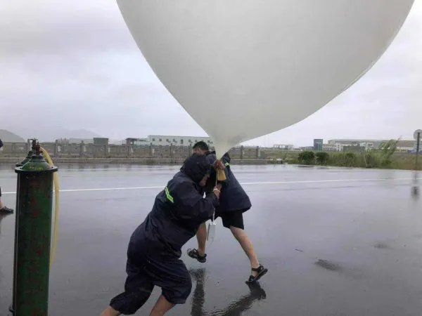 日本仙台上空出现白色不明球体,专家作何解释?