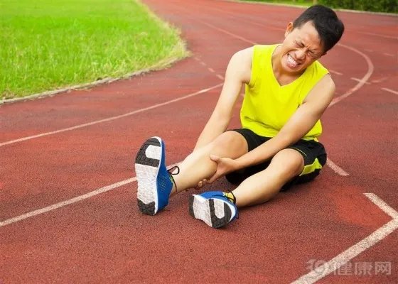 孙一文因伤退出重剑团体半决赛,运动中拉伤可能是这些原因造成的