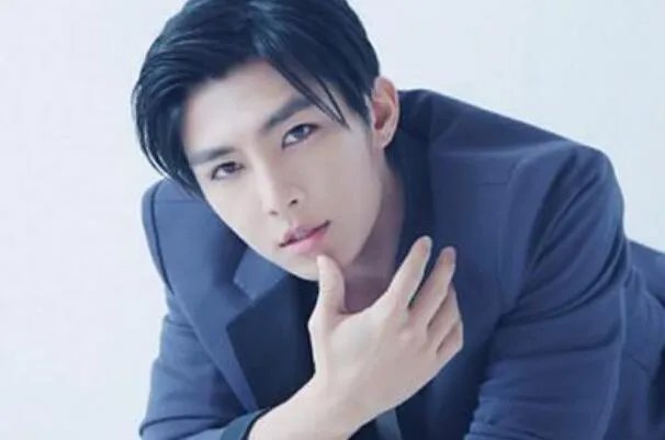 炎亚纶十大热门歌曲排行榜:《被忘录》上榜,第一生深情款款