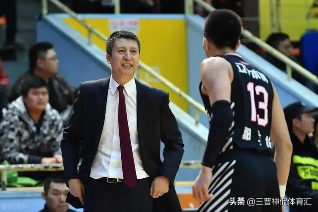 换帅如换刀，郭士强下课辽宁大胜青岛，他们是“演员”？如何评价？