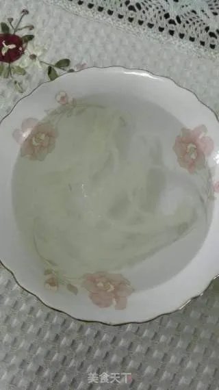 燕窝炖雪蛤