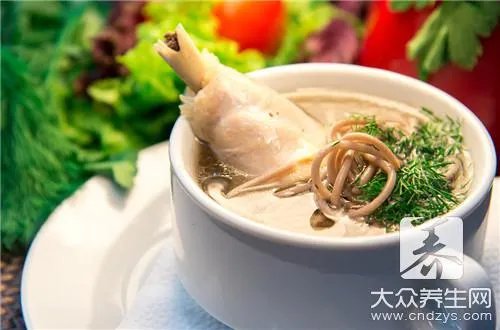 ​怎样炖鸡汤更加有营养