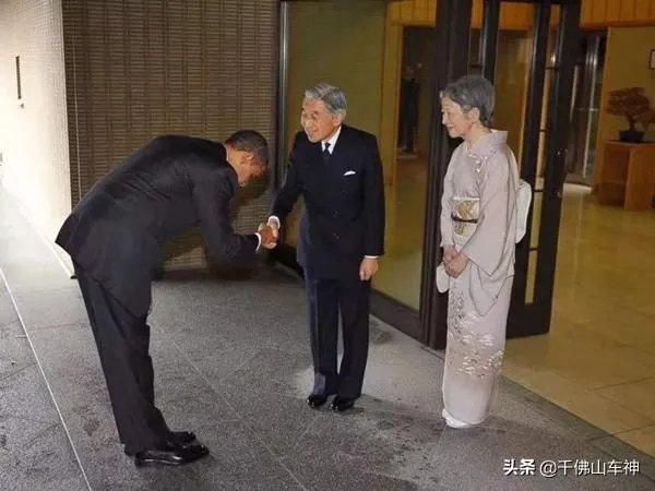 美国两总统公开互怼，奥巴马批特朗普抗疫是灾难，特朗普强势回击，对此你怎么看？