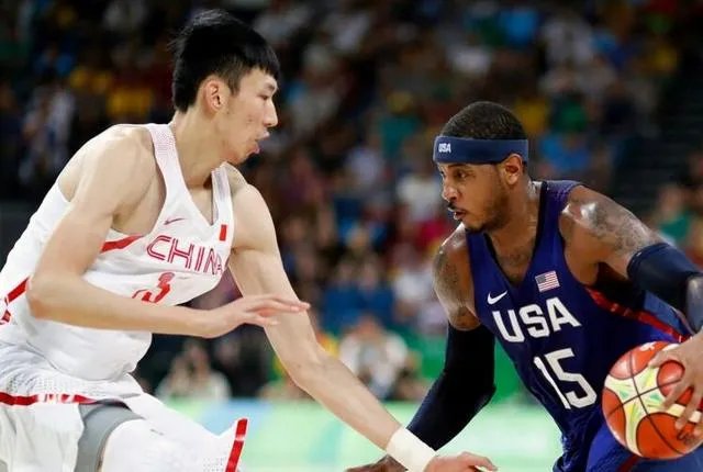 周琦入选NBA名人堂跟中国男足获得世界杯冠军，哪个几率更大？