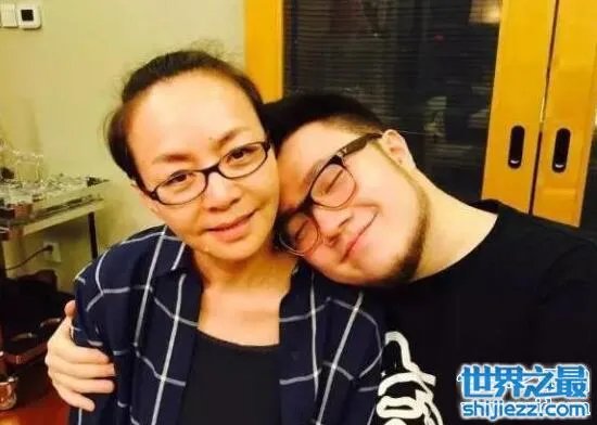 宋丹丹儿子宣布出柜，其实只是愚人节的玩笑 
