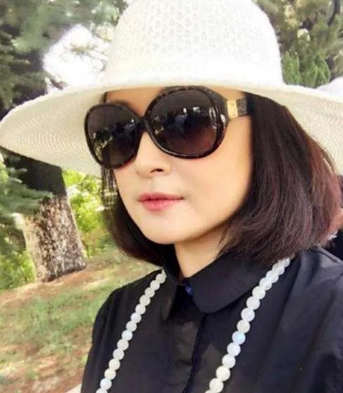 于月仙曾饰演谢大脚,因太美遭姐赵本山拒绝,几月后试镜秒过,你怎么看?