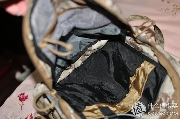 我去年买了个登山包,超耐磨——晒 Camelbak 驼峰 H.A.W.G. 500 登山包