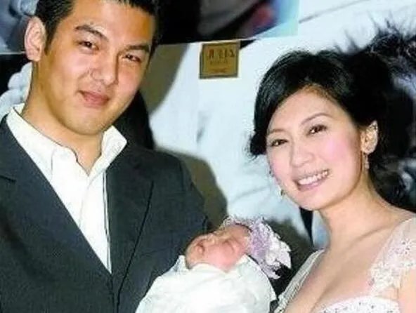 贾静雯前夫办婚宴 贾静雯称不会阻止女儿去婚礼