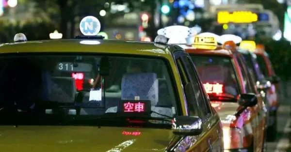 对于日本出租车送餐成永久业务一事,你有何看法?