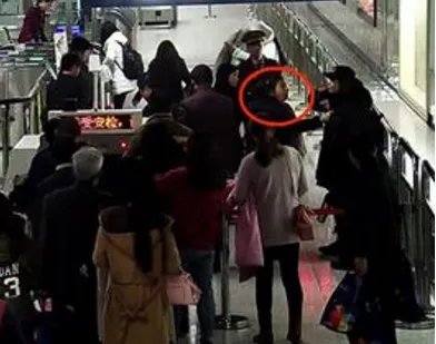 女子掌掴女安检员是怎么回事?