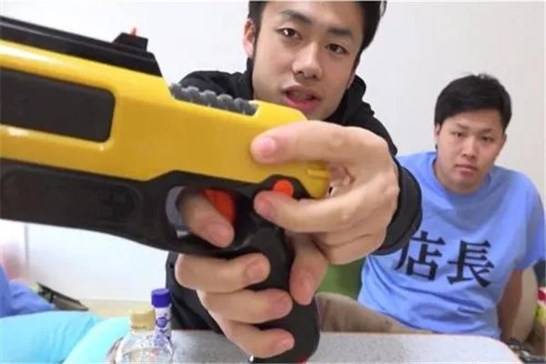 盐巴散弹枪有何功效:可以消灭蚊虫(以盐巴为弹药)