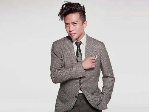 邓伦和邓超什么关系？