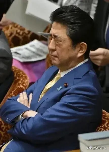 日本首相安倍辞职是福还是祸？