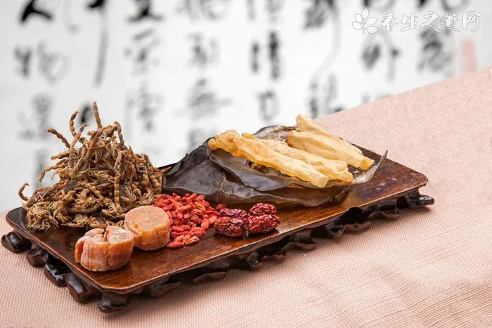 精华液一天用几次合适呢？精华液一般一天涂几次？