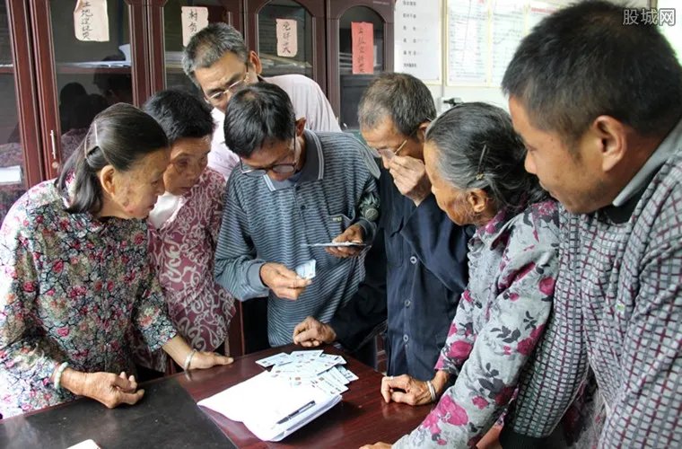 多省养老金调整方案 个人能涨多少钱?