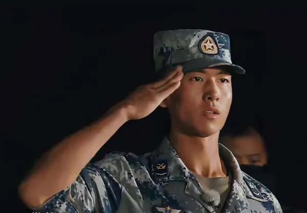 王威深夜官宣结婚，好友杨幂送祝福，他们二人是因何结识的？