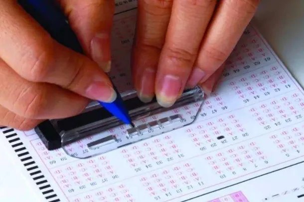 河南平顶山一考生撕他人答题卡是怎么回事？