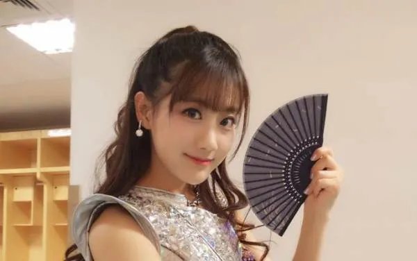 李艺彤回应唱英文歌，李艺彤还唱过哪些歌？