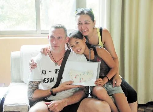 英籍女孩中国寻亲：没有怨恨。被遗弃小孩有寻亲的必要吗？