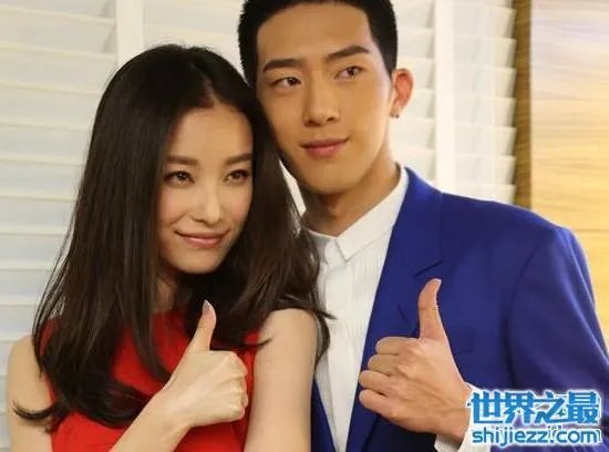 井柏然看倪妮的眼神,眼里看出全是幸福与深情