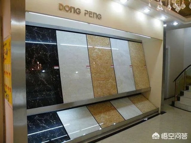 瓷砖展板如何贴在墙上?