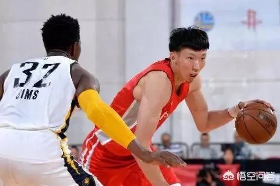 7.7日夏季联赛周琦10分5篮板与状元艾顿10分7篮板,周琦和艾顿对比表现怎么样?