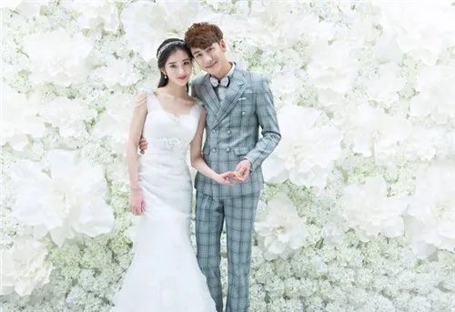 成都拍婚纱照报价 成都婚纱摄影价格一览表