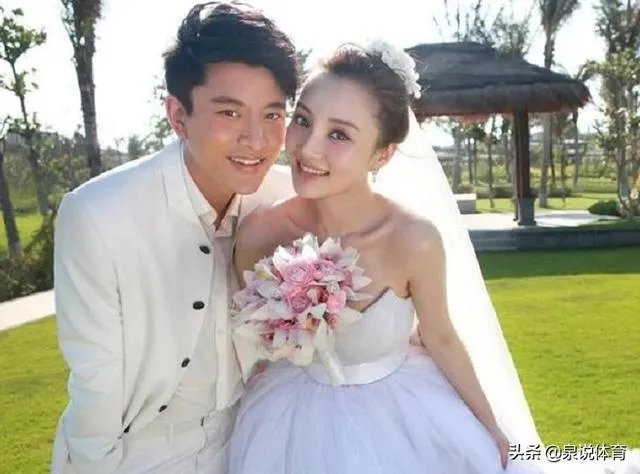 贾乃亮李小璐关系破冰?两人一起陪甜馨玩耍,离婚后首次同框,你怎么评价?