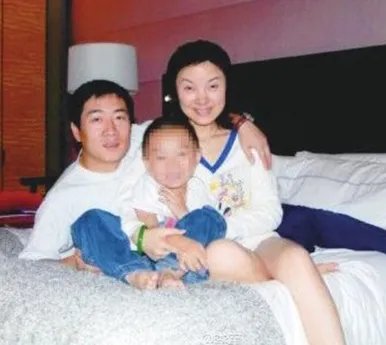 前夫控告歌手陈红什么？