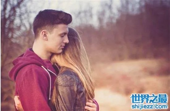 情侣让民警抓鬼,原来真相竟然是自己吓自己