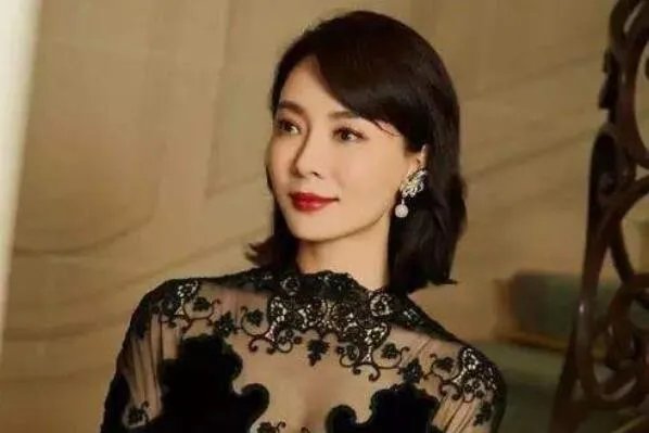 陈数第一任老公的简介:钢琴家赵胤胤(太姑奶奶是婉容)