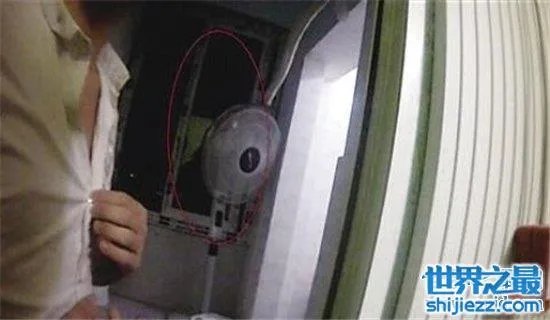 情侣让民警抓鬼,原来真相竟然是自己吓自己