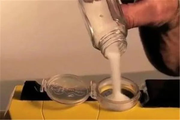 盐巴散弹枪有何功效:可以消灭蚊虫(以盐巴为弹药)