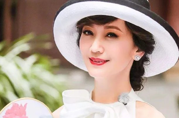娱乐圈十大不老女神排行榜:俞飞鸿上榜,第七乃“甜歌皇后”