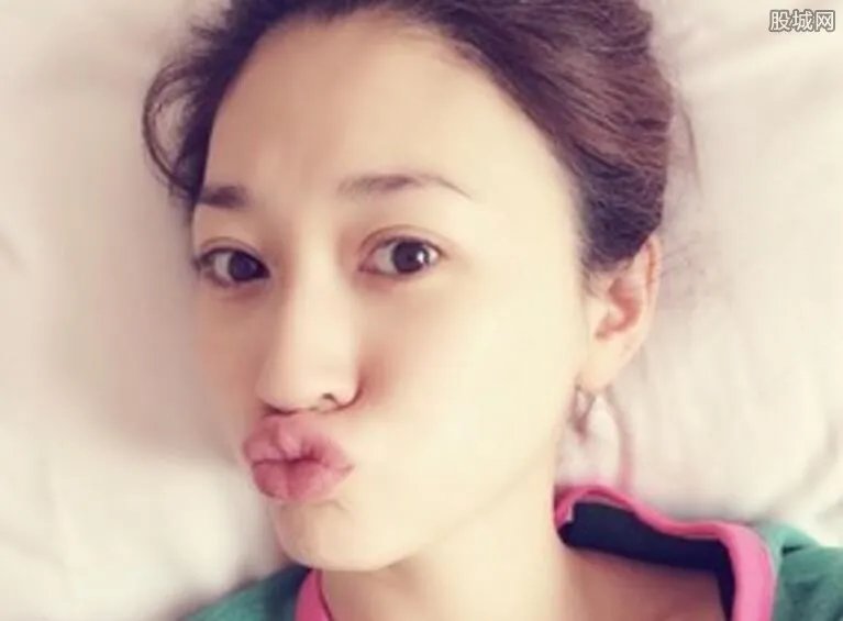 李小冉被梅婷捉奸在床 现在二人各有幸福就足够