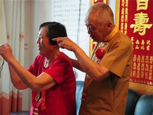 钻石婚送什么礼物好  六十年钻石婚礼物推荐