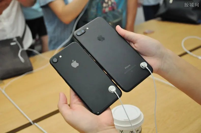 传iPhone12将在10月发布 起售价是多少？