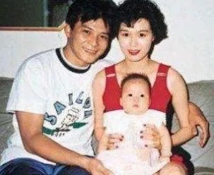 黄日华写给妻子的告别信爆火,他和妻子故事多感人?